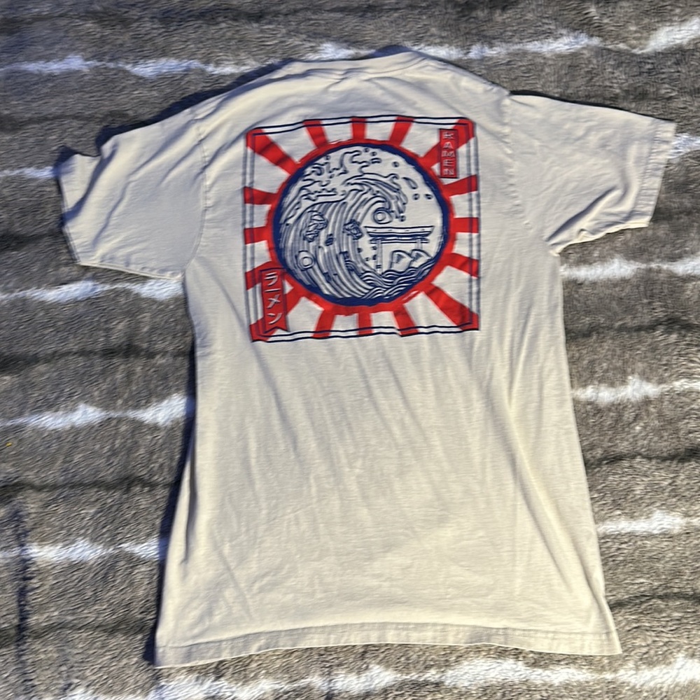 Graphic tee - Picture 4 of 4